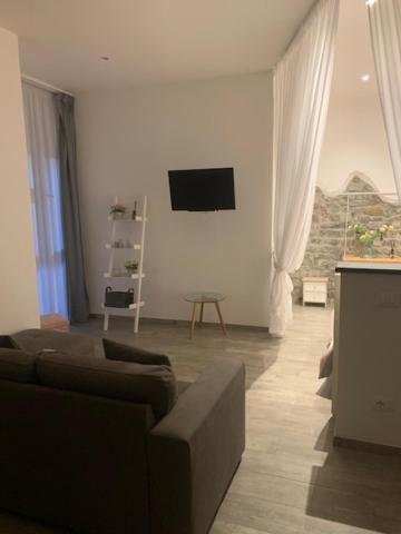 Vecchie Mura G Santo Stefano di Magra Luaran gambar